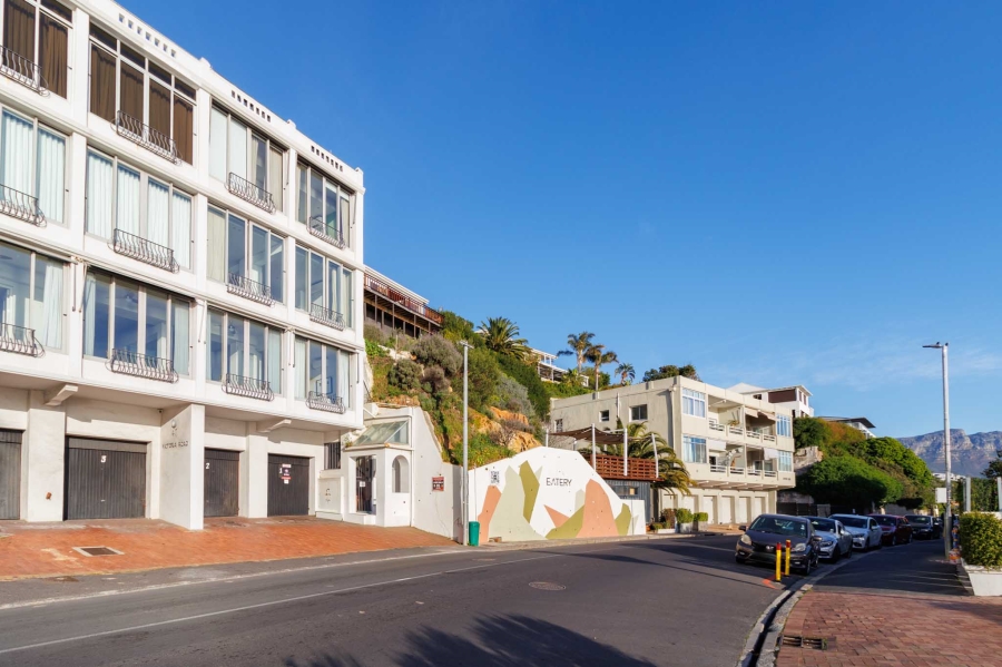 To Let 1 Bedroom Property for Rent in Clifton Western Cape